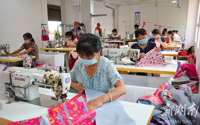 新寧:扶貧車間就業(yè)忙